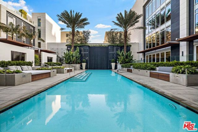 9000 W 3rd Street # 304, Los Angeles