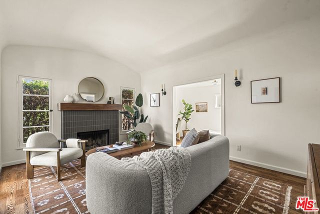 858 N Alta Vista Boulevard, Los Angeles