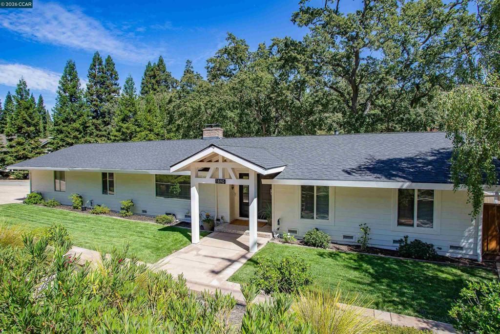 1890 Green Valley Rd, Alamo