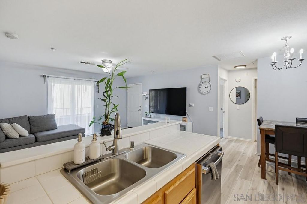 9728 Marilla Dr # 205, Lakeside