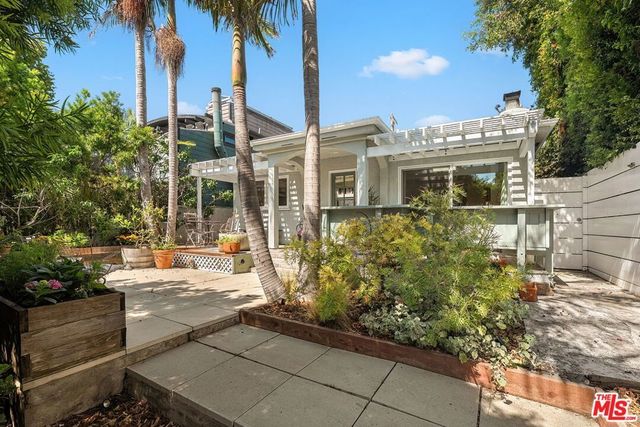 845 Amoroso Place, Los Angeles