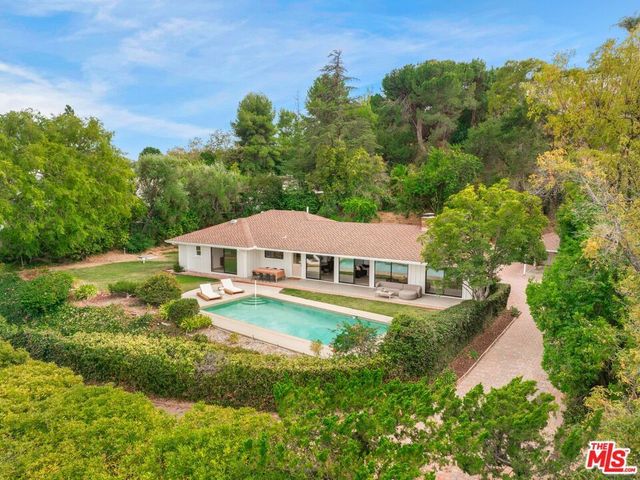 3971 Royal Oak Place, Los Angeles