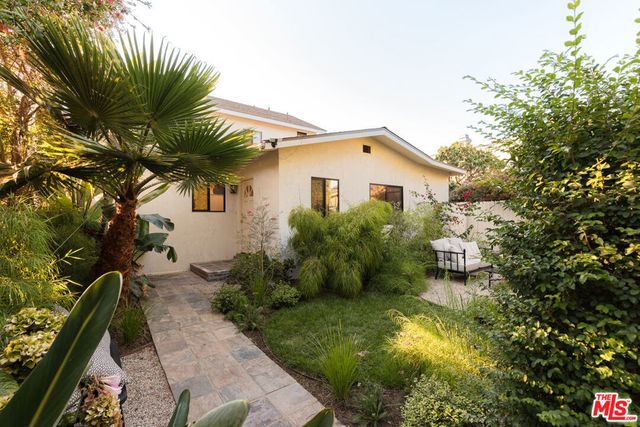 715 Nowita Place, Venice
