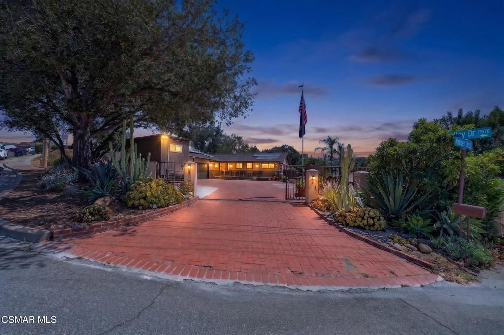 13385 Marjay Drive, Lakeside