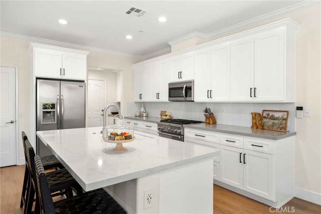 14339 Penn Foster, Chino