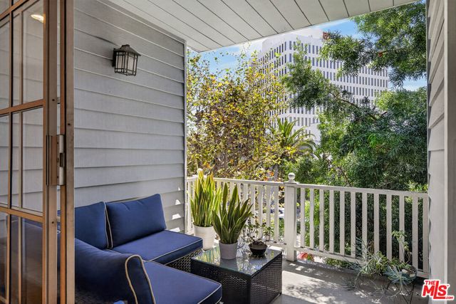 11667 Gorham Avenue # 201, Los Angeles