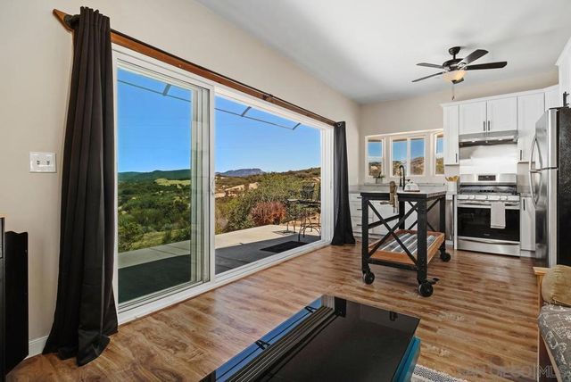 21037 Fog Ridge, Alpine