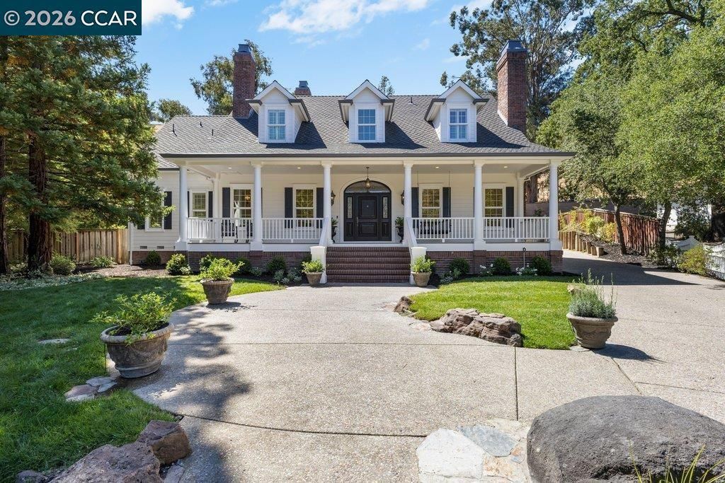 1822 Alameda Diablo, Diablo