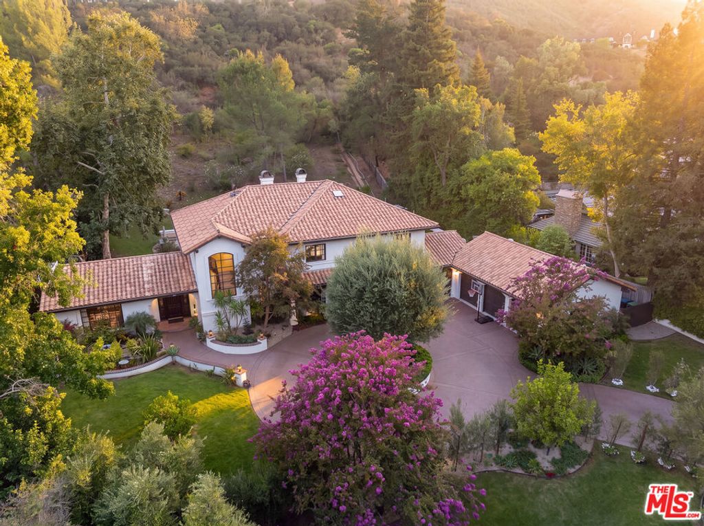 29270 Wagon Road, Agoura