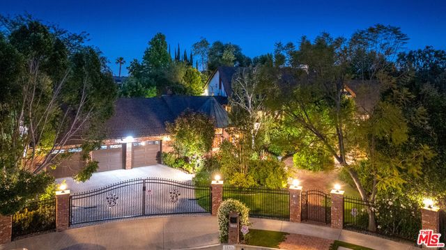 5340 Calvin Avenue, Tarzana