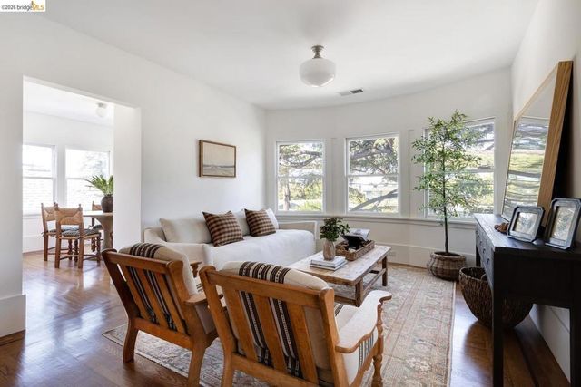 4132 Manila Ave, Oakland