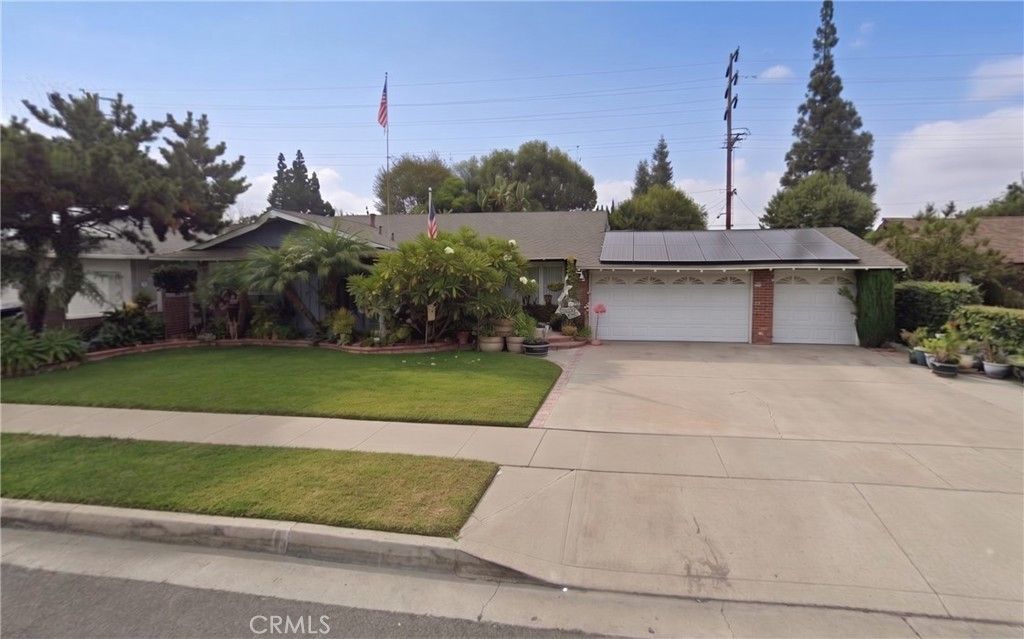 15324 Bixler Avenue, Paramount