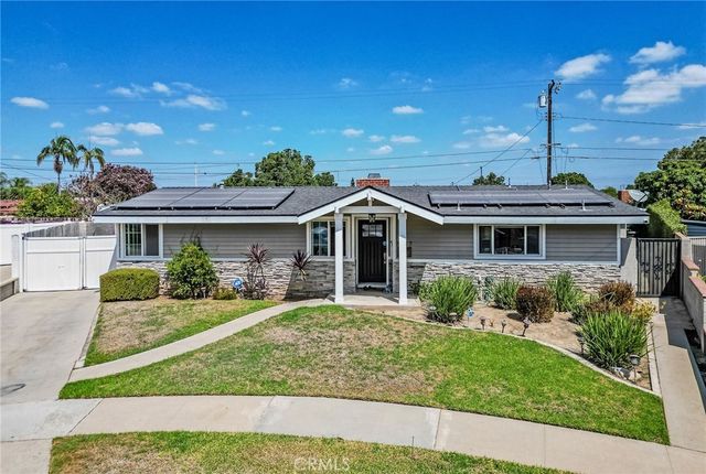 5817 Los Cientos, Buena Park