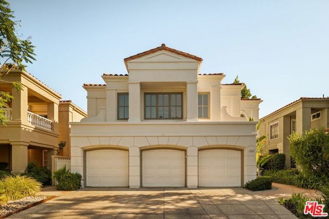23216 Park Corniche, Calabasas