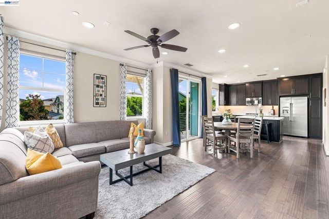 347 Basswood Cmn # 6, Livermore