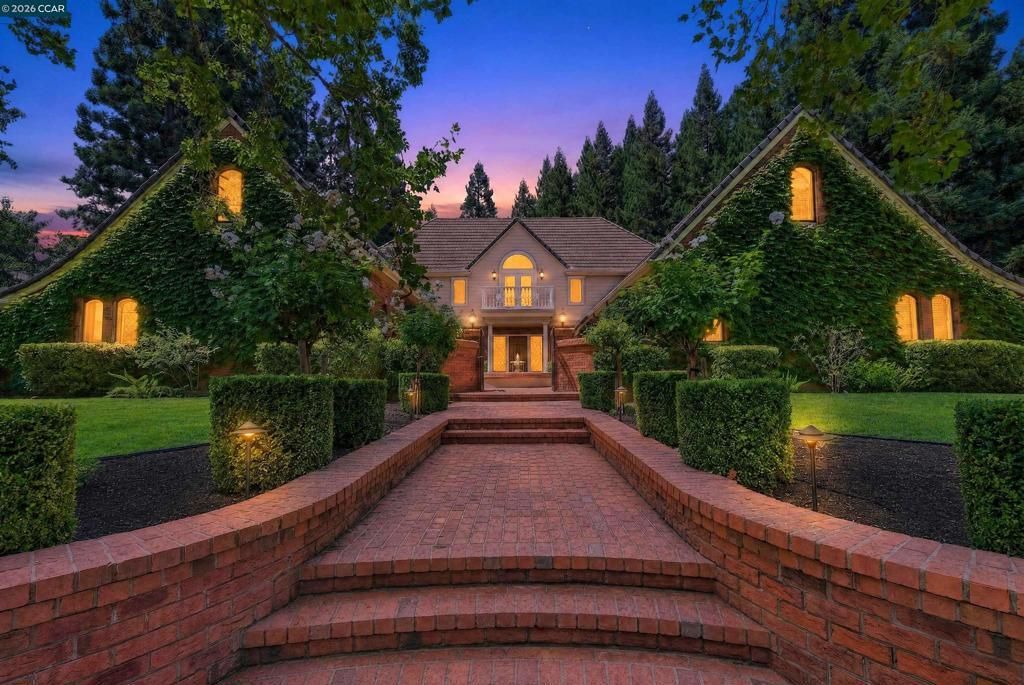 114 Pepperwood Ct, Danville
