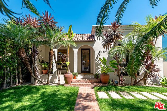 8727 Bonner Drive, Los Angeles