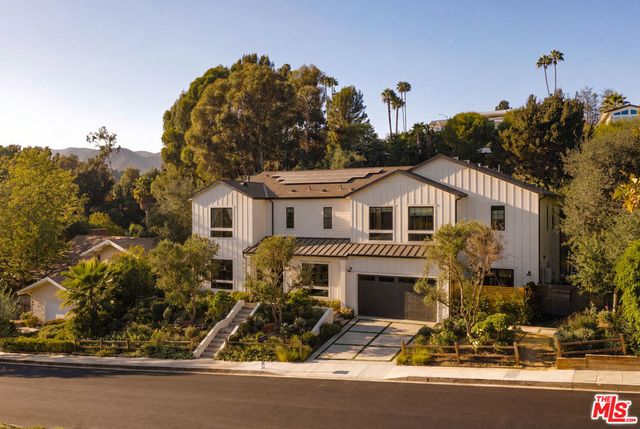 13423 Bayliss Road, Los Angeles