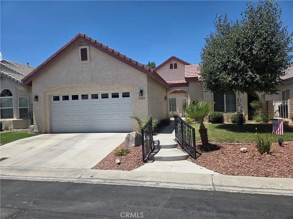 11262 Country Club, Apple Valley