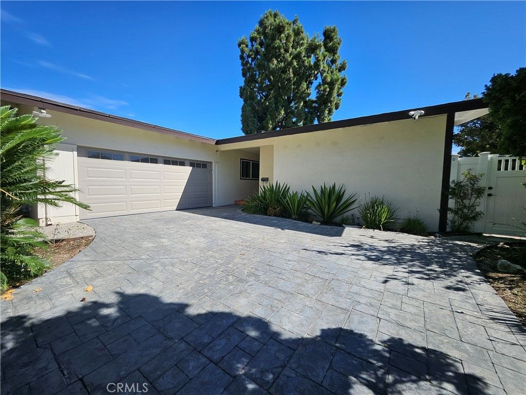27914 Pontevedra, Rancho Palos Verdes