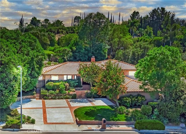 22548 Waterbury, Woodland Hills