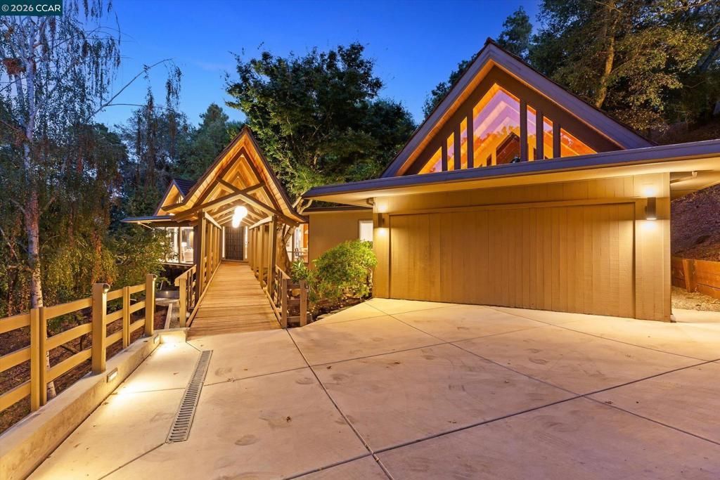 521 Tahos Rd, Orinda