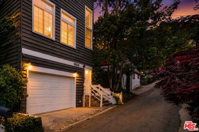 9809 Easton Drive, Beverly Hills