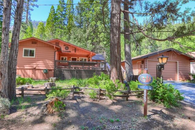 8067 Chilnualna Falls Road, Wawona