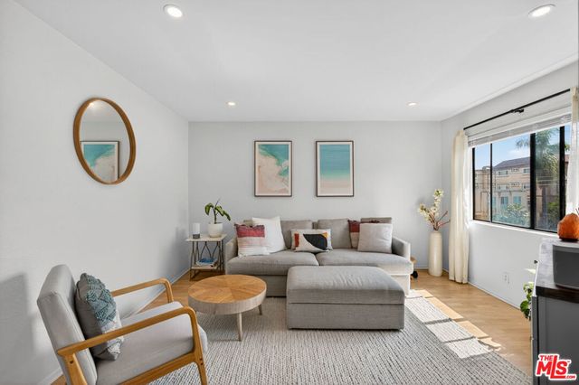9313 National Boulevard # 204, Los Angeles