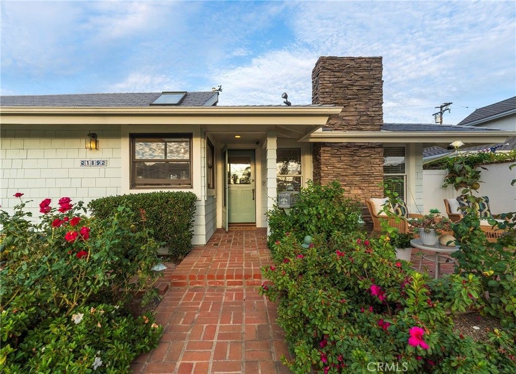 21892 Kaneohe, Huntington Beach