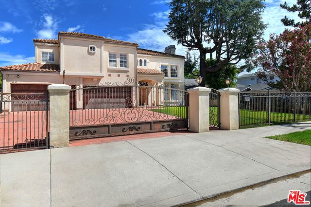 4942 Densmore Avenue, Encino