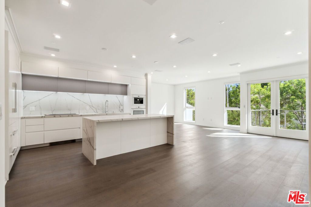 132 N Swall Drive # 202, Los Angeles