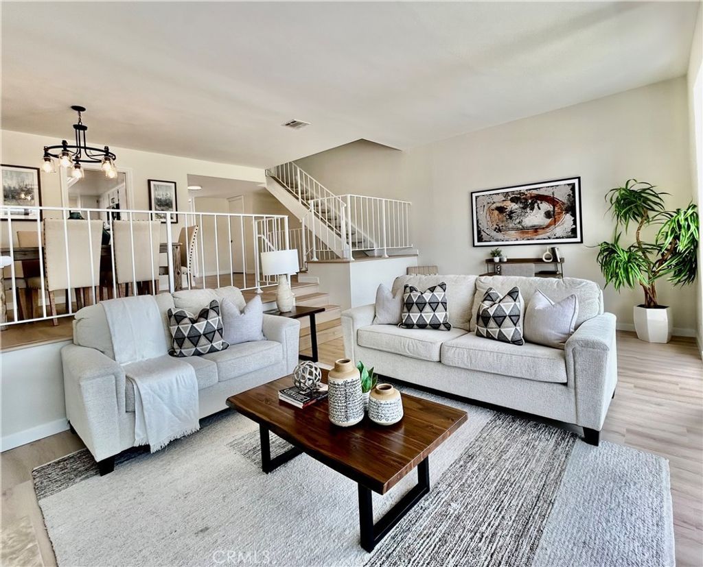 14 Robon Court, Newport Beach