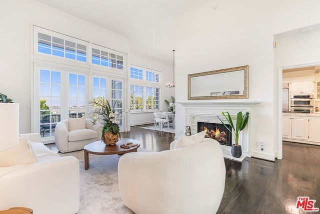 2204 The Terrace, Los Angeles