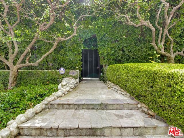 1327 N Hayworth Avenue, West Hollywood