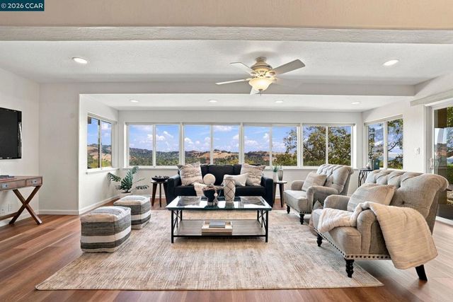 1138 Skycrest Dr # 8, Walnut Creek
