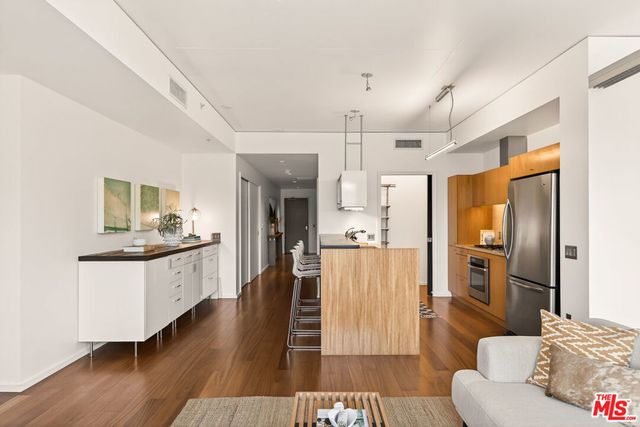 1155 S Grand Avenue # 403, Los Angeles