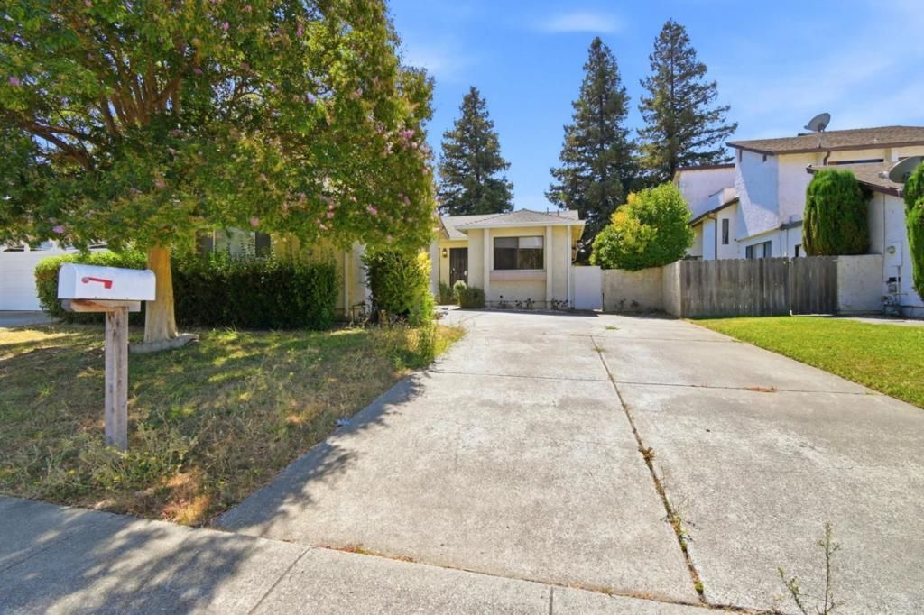 1122 Hartford Place, Fairfield
