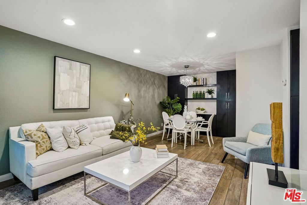 685 N Ashurst Court # 203, Palm Springs