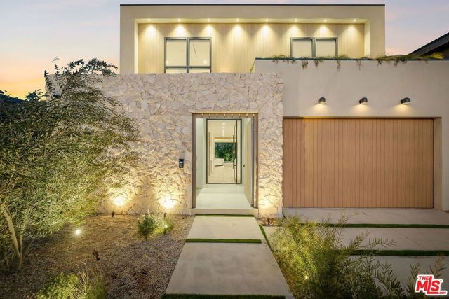 812 N Genesee Avenue, Los Angeles