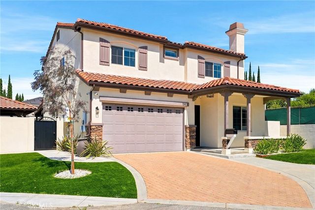 7861 Fluffy Duckling Lane, Winnetka