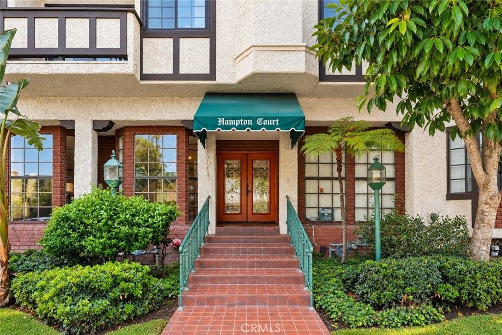 17914 Magnolia Boulevard # 135, Encino