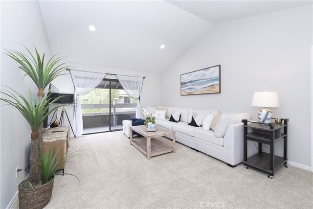 306 Streamwood, Irvine