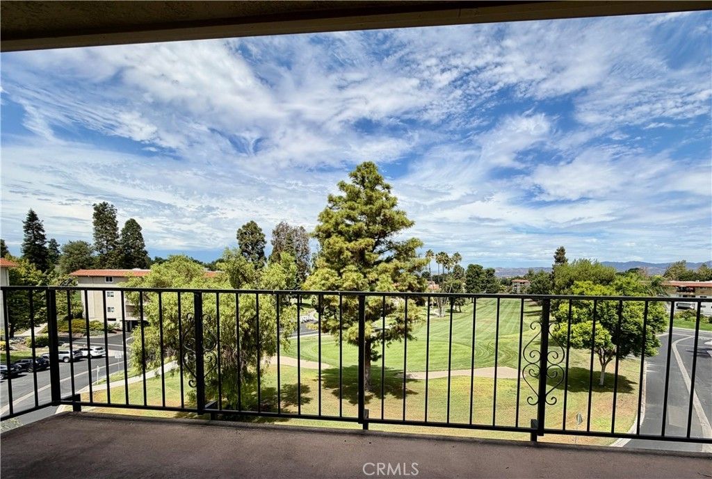 2385 Via Mariposa W # 3c, Laguna Woods