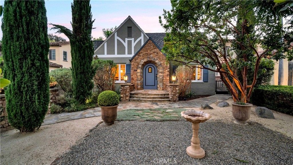 2220 Greenleaf Street, Santa Ana