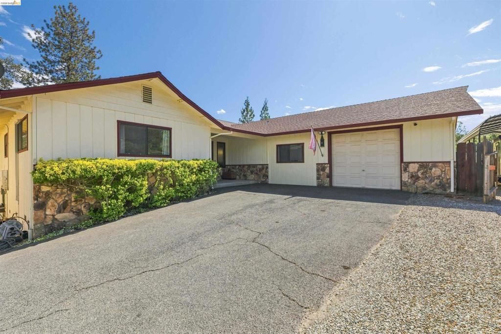 1240 Suzanne Dr, Angels Camp