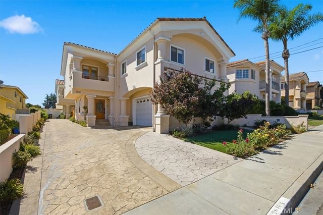 1916 Perry Avenue A, Redondo Beach.