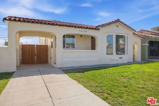 1418 W 93rd Street, Los Angeles