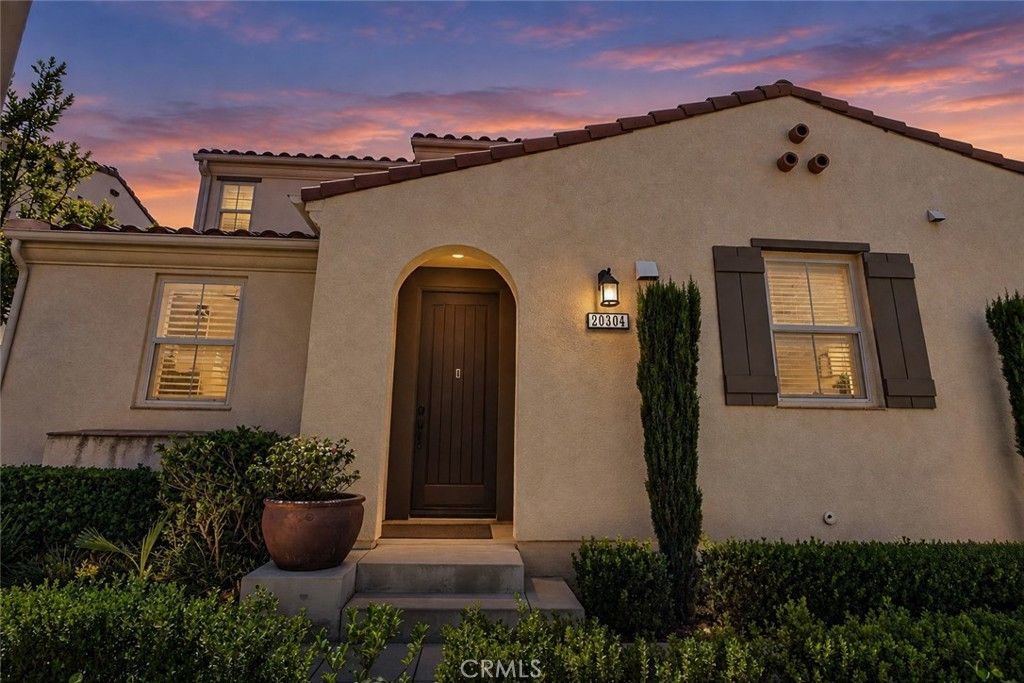 20304 Pienza Lane, Porter Ranch