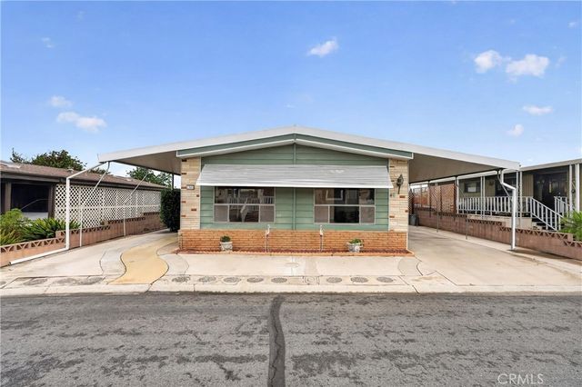 1365 Thornwood Square, Corona
